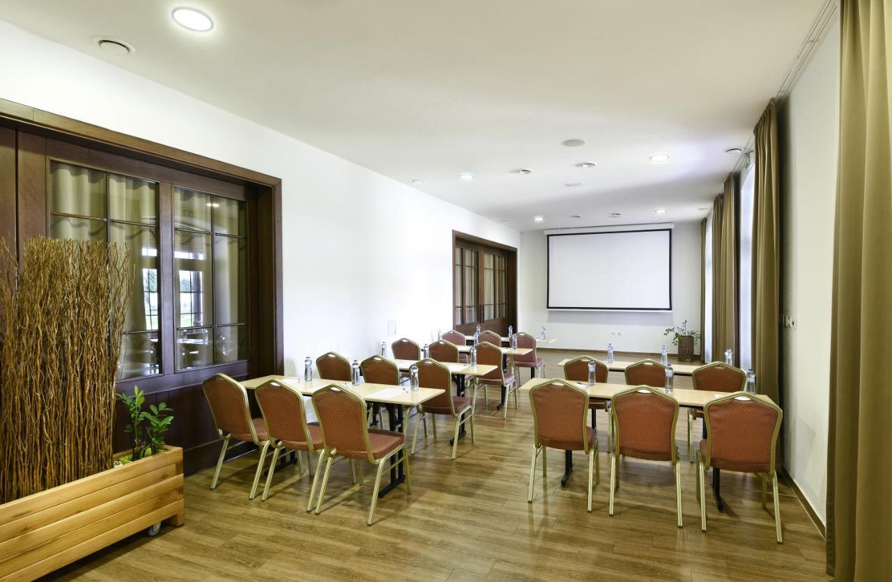 Rezort Masarykov Dvor Pstrusa Exterior foto